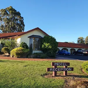 Mcnevins Motel