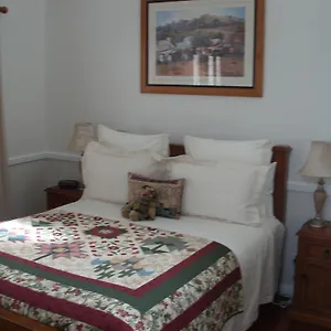 Glenrose Cottages Bed & Breakfast